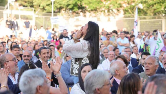 Monasterio y Abascal arropan presentan a la candidata de Vox Coslada, Úrsula Hernández