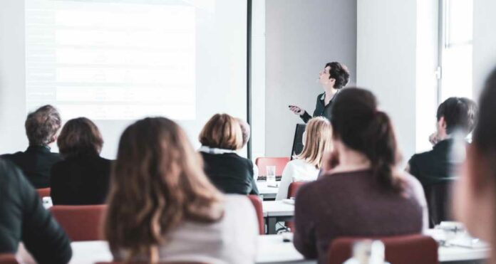 Aprobada la reducción de horas lectivas y la incorporación de 850 nuevos maestros el próximo curso