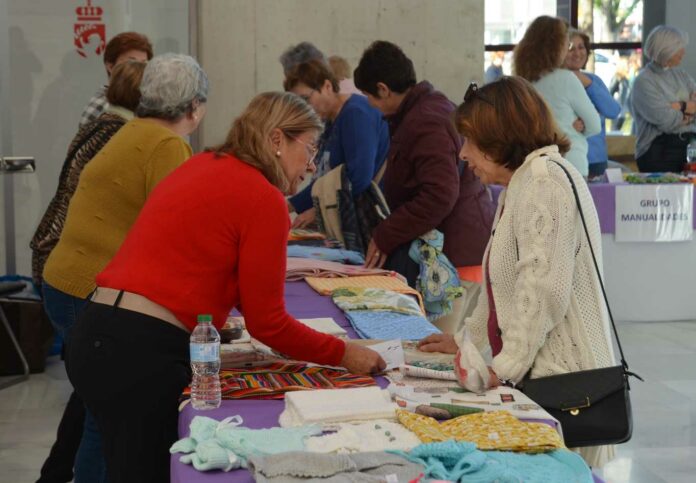 Mercadillo Solidario a favor de las víctimas de violencia de género en Coslada