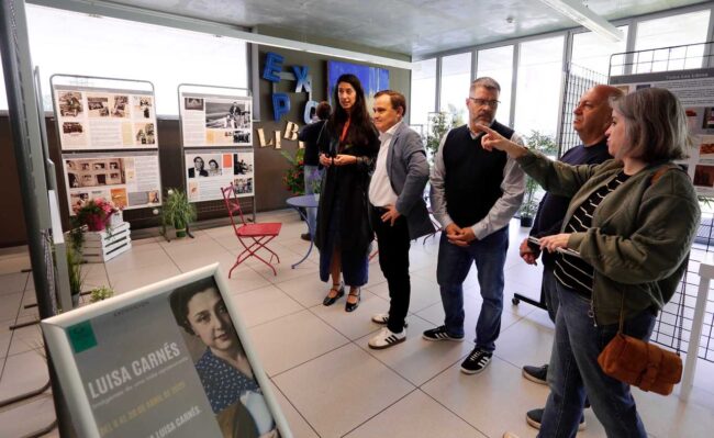 Visita al Paseo de las Letras de Coslada, dedicado este año a la escritora Carmen Martín Gaite