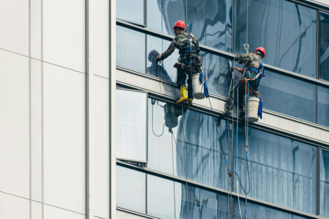 La Comunidad de Madrid destina 5,2 millones a la prevención de riesgos laborales en colaboración con entidades sociales