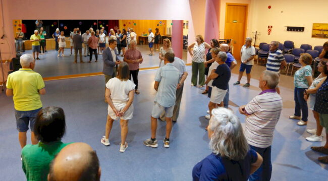 El alcalde y la concejala de Mayores visitan las actividades del programa ‘Vacaciones Urbanas 2025’ en Coslada