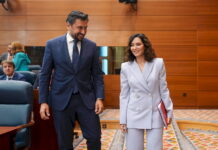 Ayuso anuncia una nueva rebaja de impuestos para locales comerciales, hosteleros y de servicios con más de 50 años