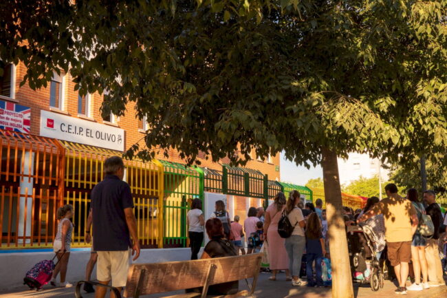 Más Madrid Coslada denuncia que «Ayuso vuelve a castigar a la educación pública en el inicio del curso escolar»
