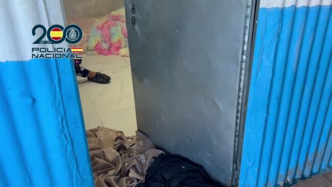 La Policía Nacional desmantela un punto de venta de droga en la Cañada Real Galiana regentado por un clan familiar