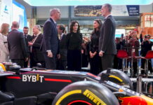 Díaz Ayuso y los Reyes asisten a la inauguración oficial de FITUR 2026