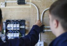 La Comunidad de Madrid amplía los beneficiarios de ayudas directas para la formación de jóvenes desempleados
