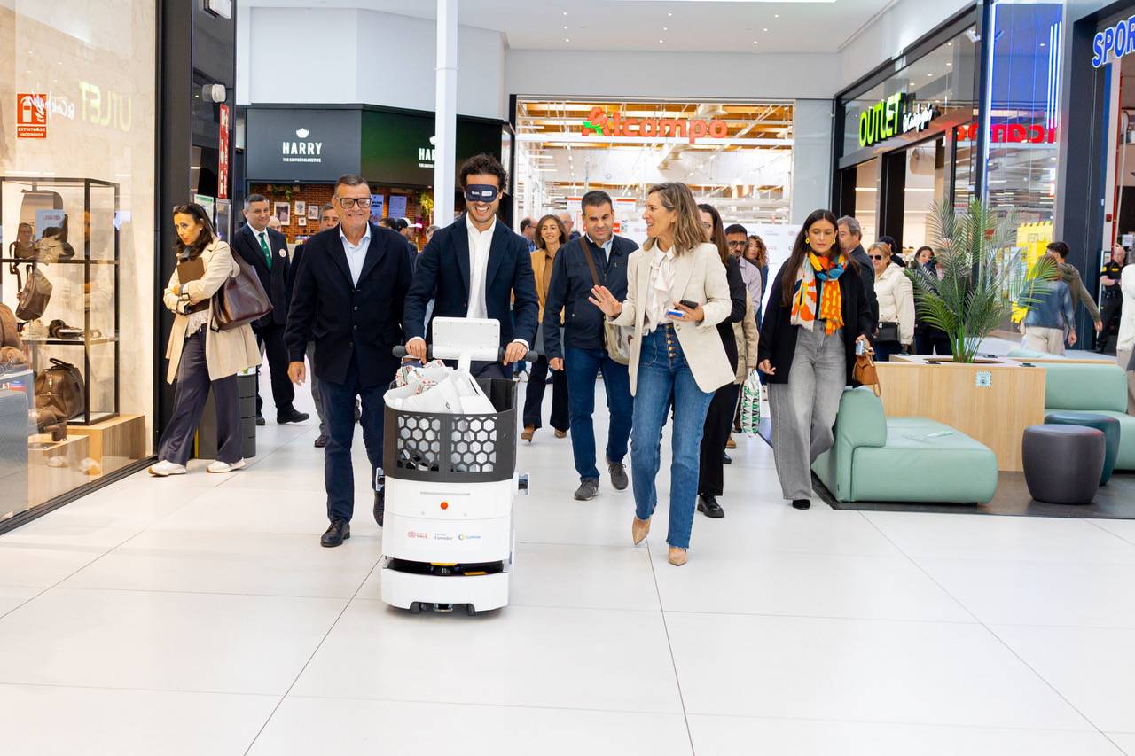 Parque Corredor prueba un robot de Fundación ONCE para personas con discapacidad