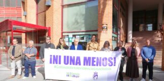 Coslada guarda un minuto de silencio por el asesinato machista de Gloria Esperanza - imagen 2